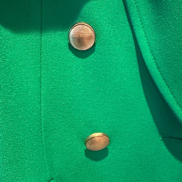 Zara Women's Vibrant Green Tailored Double-Breasted Blazer with Gold Buttons. - Picture 4 of 12